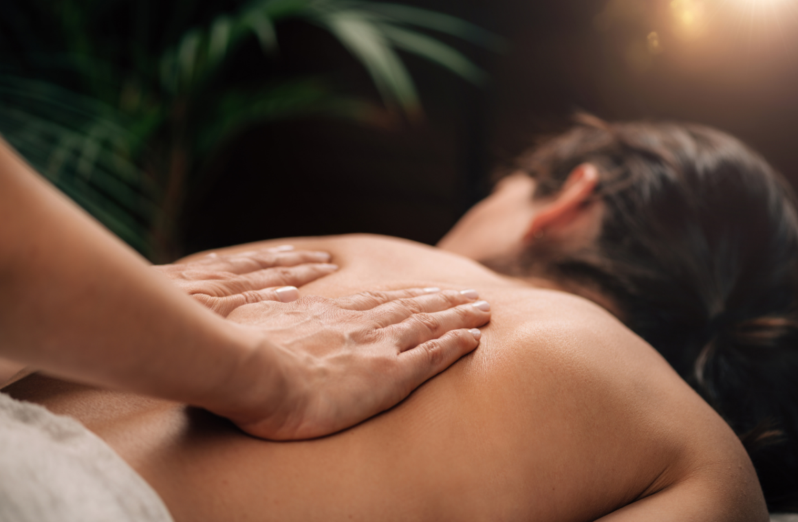 therapist performing aromatherapy massage at Pemberley Springs luxury spa Toronto