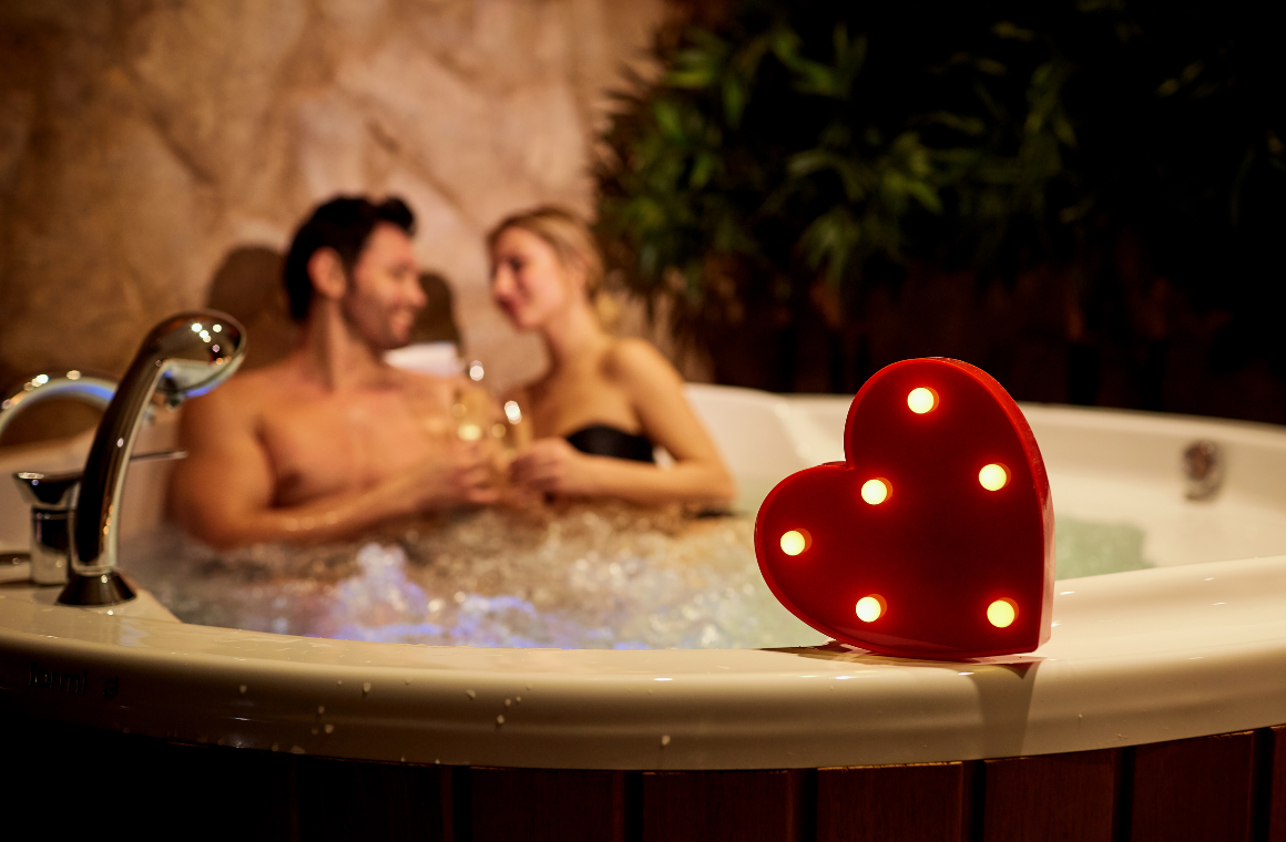 couple massage in private jakuzzi